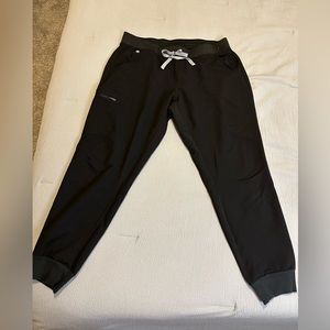 Figs Women’s Black Zamora 2.0 Jogger Scrub Pants Black/Silver XL
